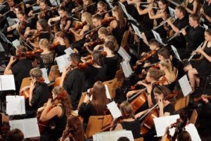 Jugendsinfonieorchester probt auf Schloss Kapfenburg